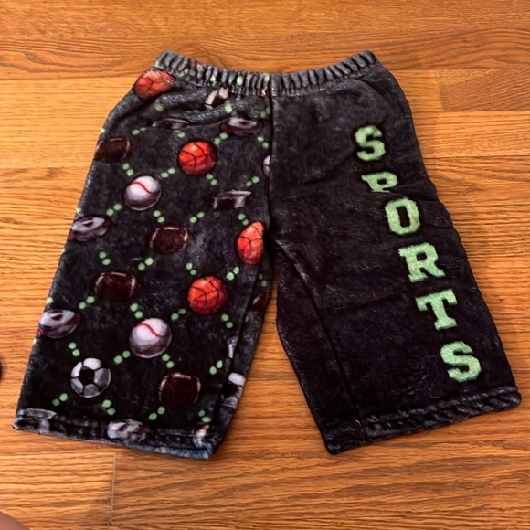 Penelope Wildberry Kid’s Sport Shorts - Picture 1 of 3